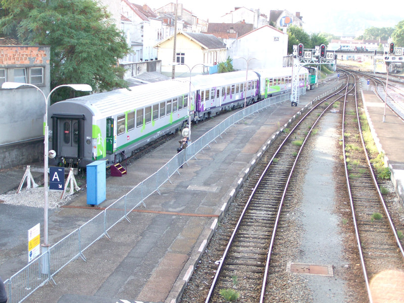 expo_des_nouveaux_wagons_restaure__s_a___pe__rigueux.jpg