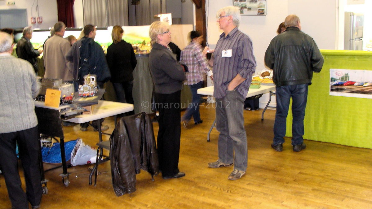 patrice_et_yolande_en_grande_conversation__la_chapelle_gonaguet_29_04_2012.jpg