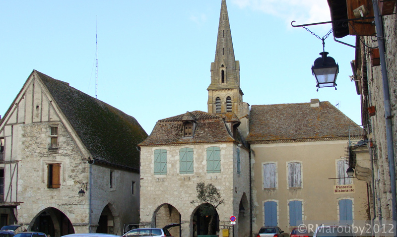 11-eymet_en_arriere_plan_l_eglise_janv_2012.jpg